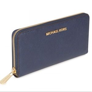 Michael Kors Wallet - Wristlet